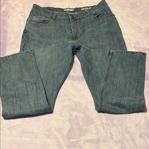 Wrangler Men's Relaxed Fit Blue Jeans